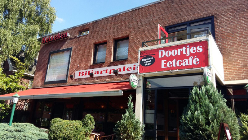 Oldenzaalsestraat 128 Doortjes Eetcafe in pand Biljartpaleis Stokkers.jpg
