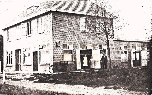 Schipholtstraat 218 hoek Keppelerdijk Glanerbrug cafe Richters.jpg