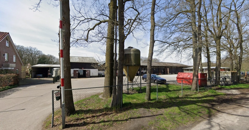 Pompstationweg 83-87 Manege de Horstlinde april 2022.jpg