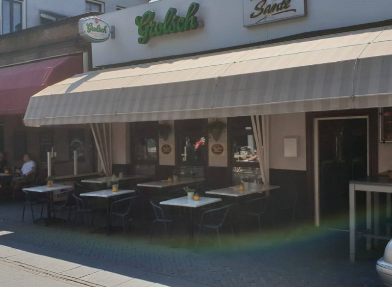 Bolwerkstraat 5 cafe Sante met terras.jpg