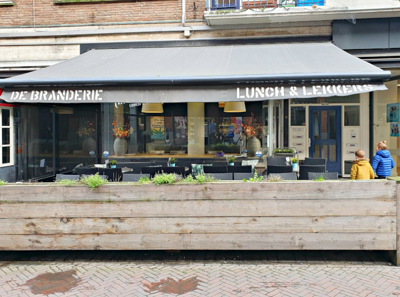 H.J. van Heekplein 35 lunchroom De Branderie..jpg