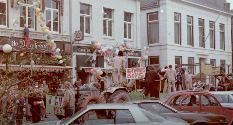Langestraat 60 cafe Drink-eet bij Carnaval 1981.jpg