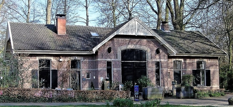 Gronausestraat 12 koetshuis-wooldrikspark nu locatie theehuis Ik en mijn moeder.jpg