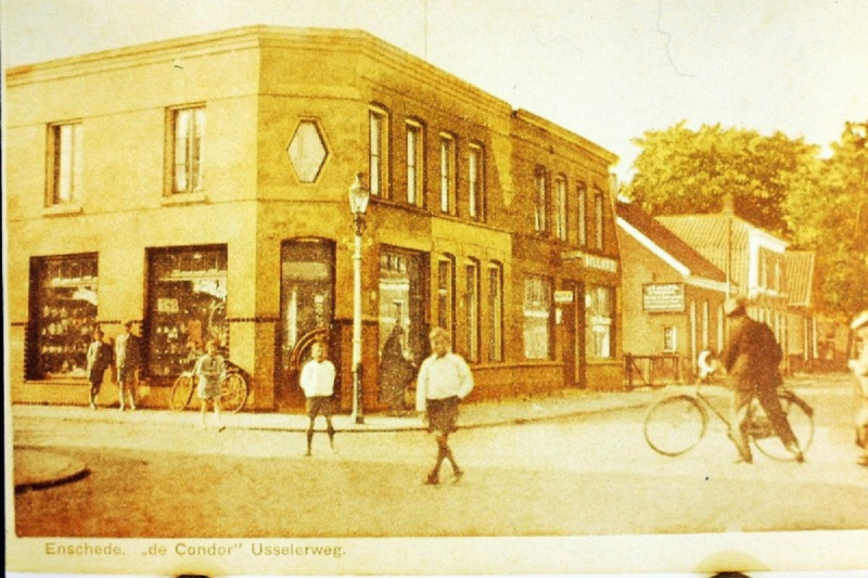 Usselerweg 53-59 hoek Buitenweg Winkel in huishoudelijke artikelen De Condor.JPG