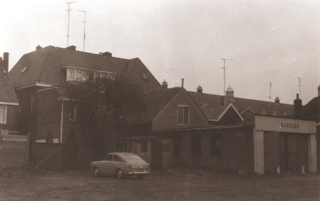 Kortestraat 4-6 Koningstraat Zicht op achterzijde panden vanaf de C.F. Klaarstraat gezien. O.a. met pand van Rabbers 1967.jpeg