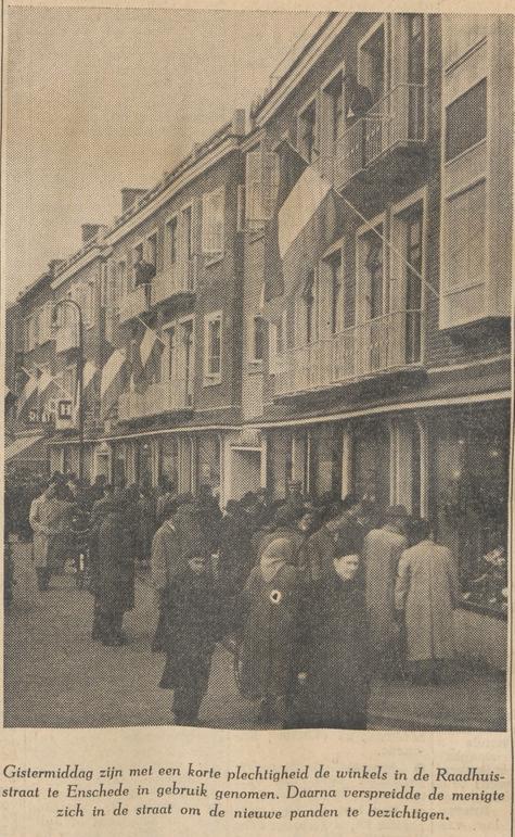 Raadhuisstraat krantenfoto Tubantia 24-3-1956.jpg