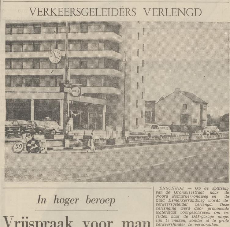 Gronausestraat 216 hoek Zuid Esmarkerrondweg en Noord Esmarkerrondweg Daf flat krantenfoto Tubantia 24-5-1967.jpg