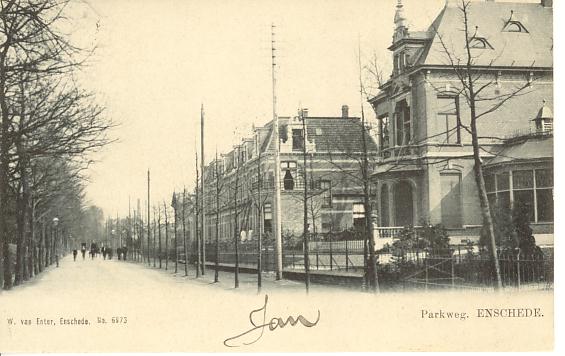 Parkweg 28 villa van weduwe E. ter Kuile-Jannink rechts 1904.jpg