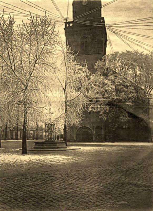 Markt 32 Grote Kerk met telegraafdraden ca 1900.jpg