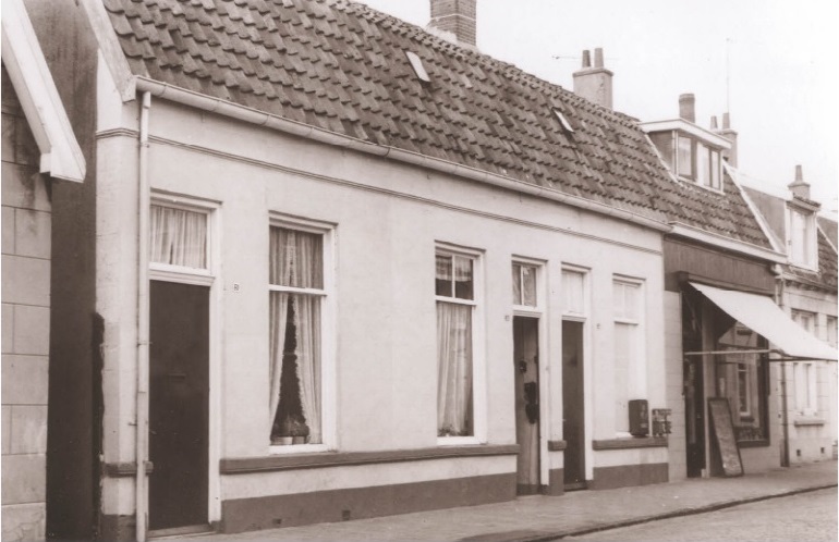 Hoge Bothofstraat 81-87 woningen en groente- en fruitzaak 1967.jpg