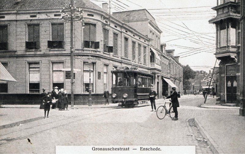 Gronausestraat kruispunt De KlompDe Klomp telefoonkabels.jpg