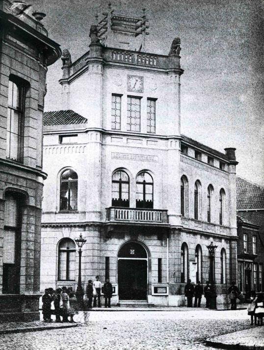 Langestraat 38 oude stadhuis 1900 telefooncentrale in bovenverdieping.jpg