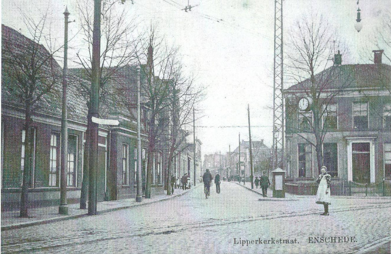 Lipperkerkstraat 1 klomp,hoek espoortstraat (gronausestraat) links Apostolische Kerk (2).jpg