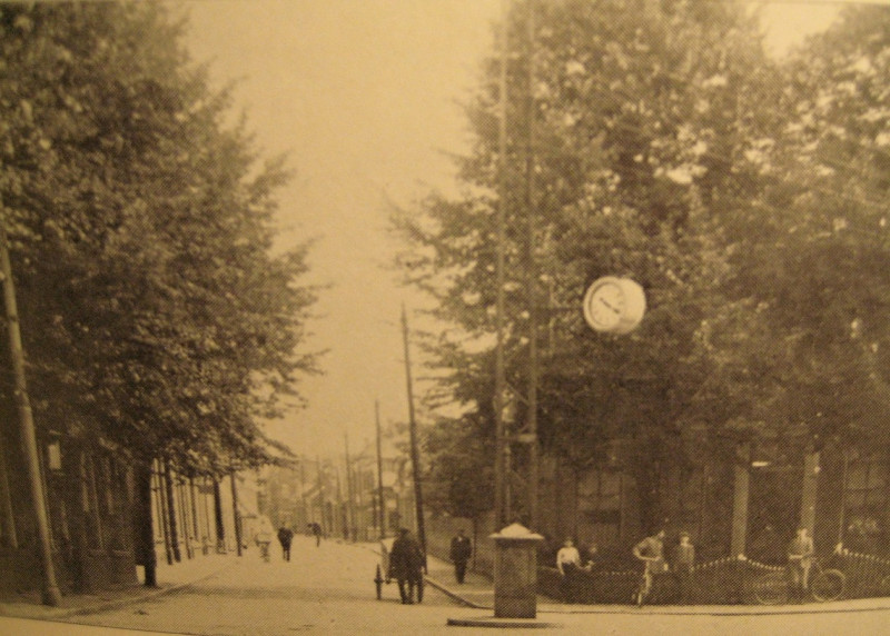 Lipperkerkstraat 1 hoek Gronausestraat nu De Klomp.jpg