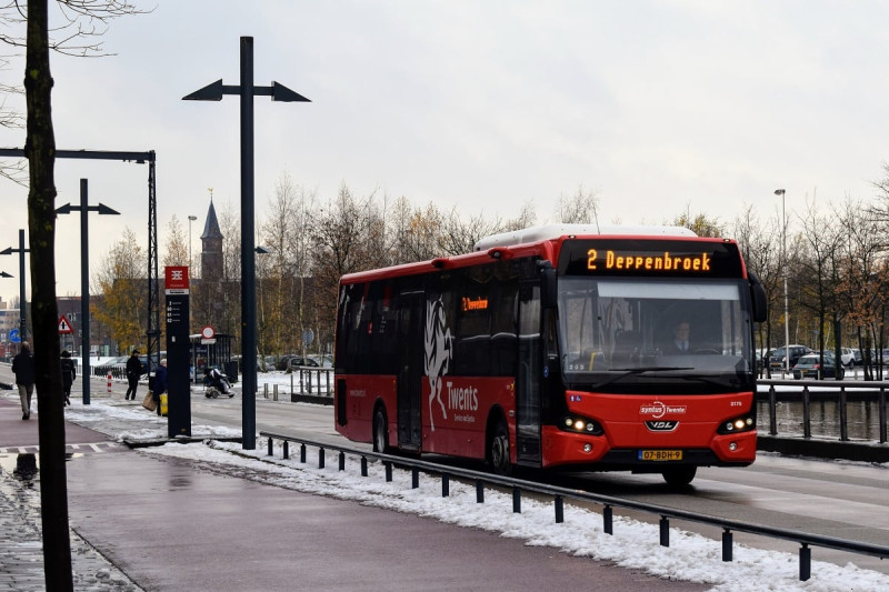 Rode-Twents-bussen-Enschede.jpg