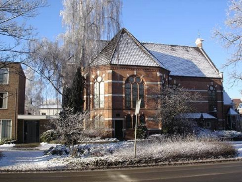 Oldenzaalsestraat 73 hoek Wilhelminastraat 18 Gereformeerde Oosterkerk.jpg