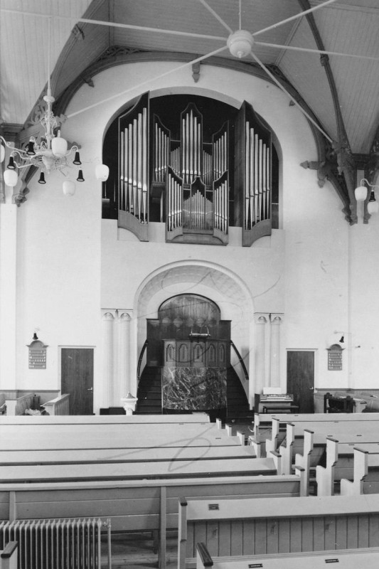 Wilhelminastraat 18 Gereformeerde kerk Oosterkerk interieur.jpg