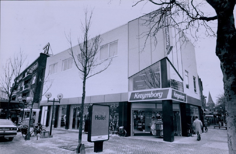 Raadhuisstraat 16 hoek H.J. van Heekplein winkel Kreymborg.jpg