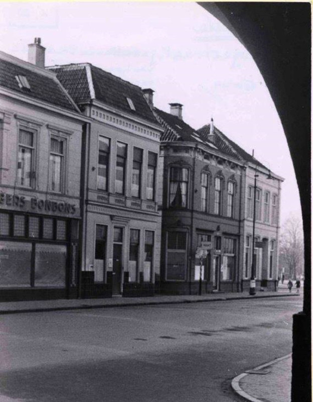 Langestraat 29-31-33-35 richting Van Loenshof  Ringers Bonbons.jpg