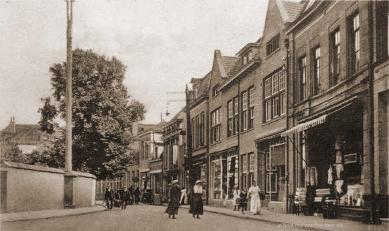 Kalanderstraat 13-21 hoek Zuiderhagen 1929.jpg