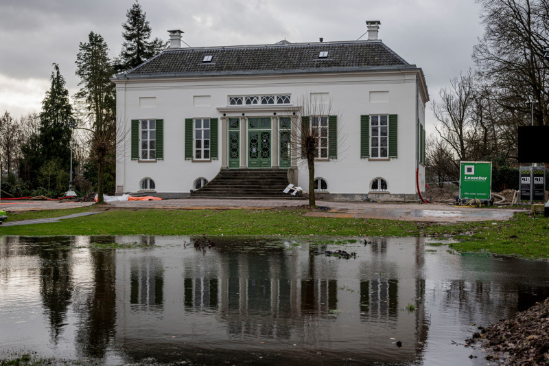 Hengelosestraat 113 Villa Schuttersveld is na een verbouwing van een jaar eindelijk weer in volle glorie zichtbaar. 2023.jpg