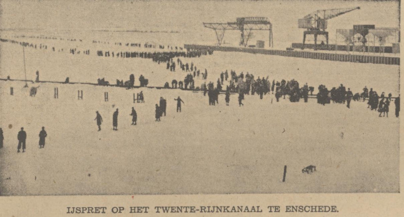 Hendrik ter Kuilestraat Haven Twente-Rijnkanaal ijspret krantenfoto Tubantia 22-1-1940.jpg