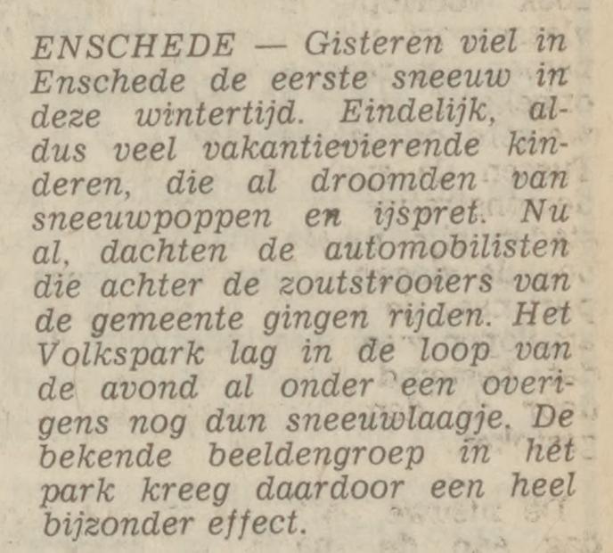 Volkspark oorlogsmonument beeldengrope in de sneeuw krantenbericht Tubantia 22-12-1970.jpg