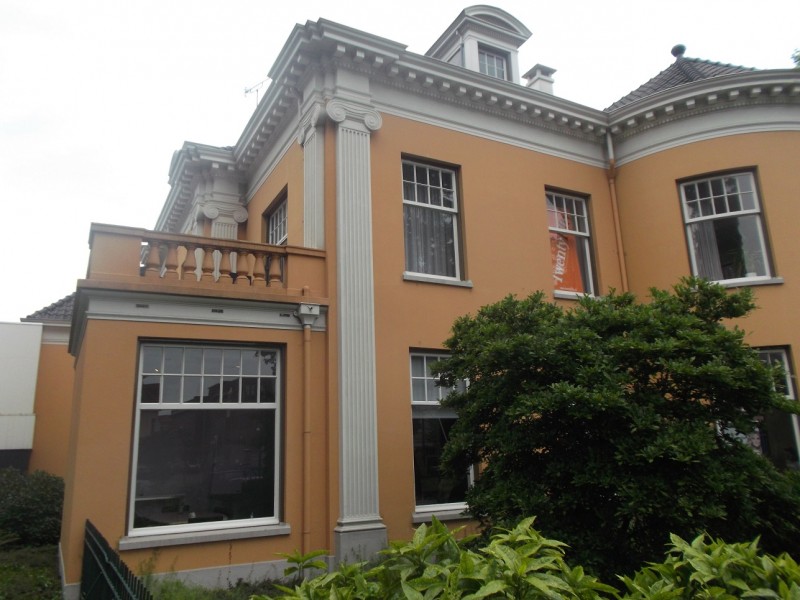 Piet Heinstraat hoek M.H. Tromplaan villa Scholten.JPG