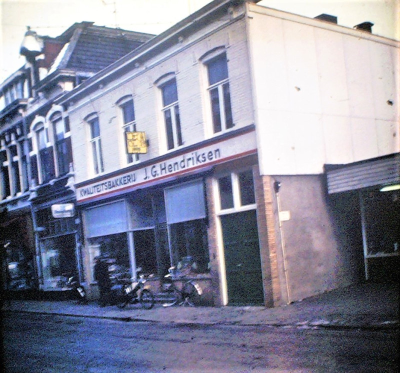 Oldenzaalsestraat 100 Bakkerij J.G. Hendriksen.jpg