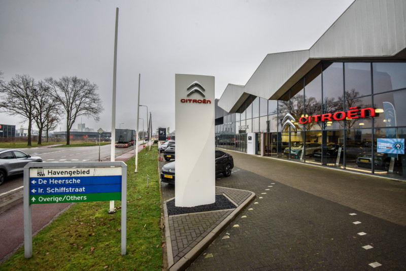 Hendrikt ter Kuilestraat 175b Citroëndealer Ruesink, tegenwoordig Wassink.jpg