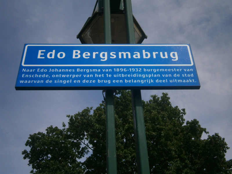 Edo Bergsmabrug straatnaambord.JPG