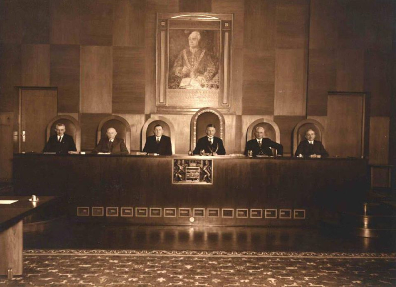 Langestraat 24  stadhuis Afscheid gemeentesecretaris C.F. Klaar in raadzaal stadhuis. 1936.jpg