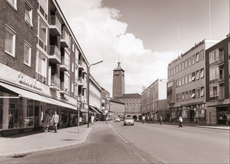 van Loenshof 50 links Boll en Scharp sept. 1966.jpg