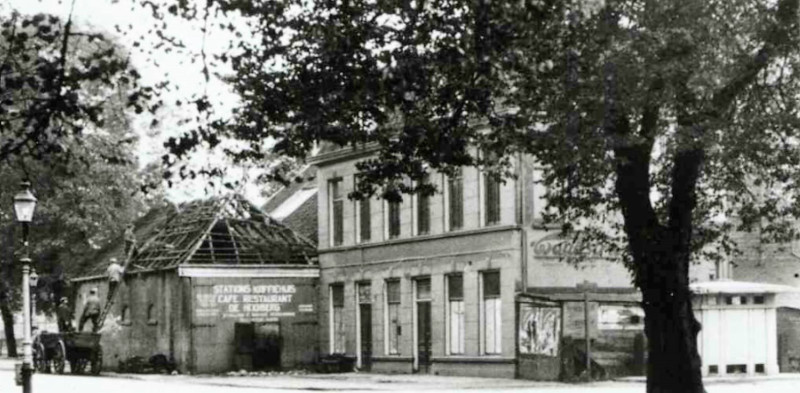 Hengelosestraat 79 vroeger Hengeloseweg afbraak cafe De Hooiberg 1935 urinoir.jpg