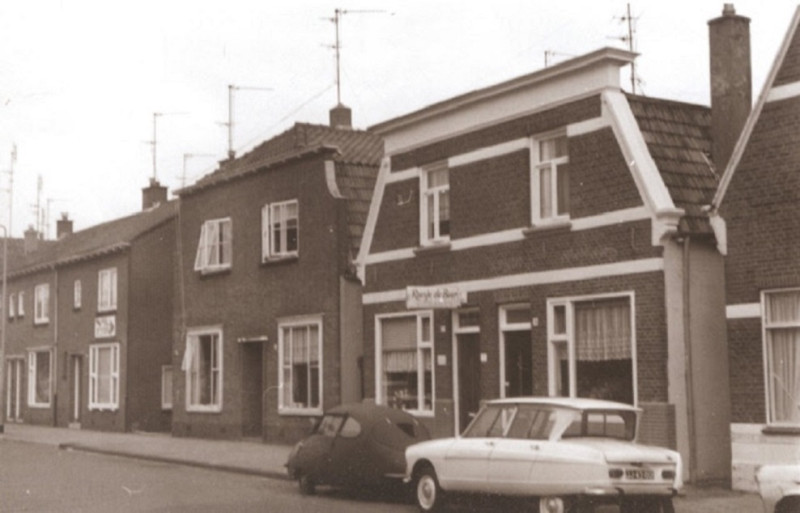 Perikweg 77 winkel Roosje de Beer 1967.jpg