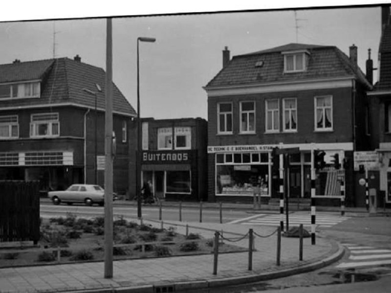 C.F. Klaarstraat 8 Boekhandel Stam en 10 Buitenbos.jpg