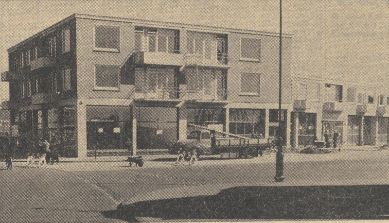 Haaksbergerstraat 139-141 hoek Wooldriksweg bouw garagebedrijf F.G. ter Hofte krantenfoto Tubantia 24-3-1960.jpg