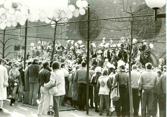 Markt 1 plein voor Jacobuskerk carnaval 2-3-1984.jpeg