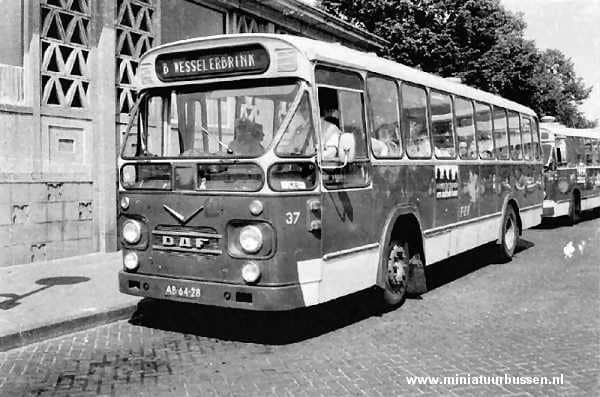 Stationsplein 33 NS busstation TET bus Wesselerbrink lijn B.jpg