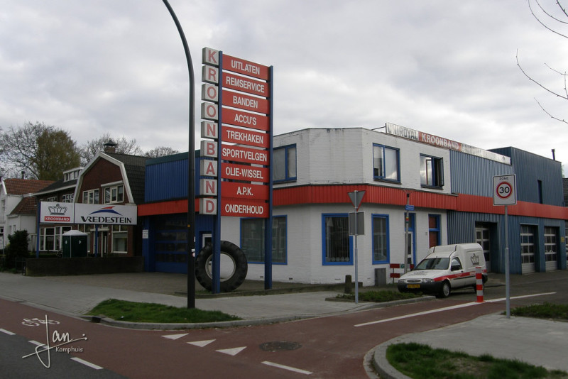 Hengelosestraat 237 hoek Arubastraat bandenzaak Kroonband.jpg