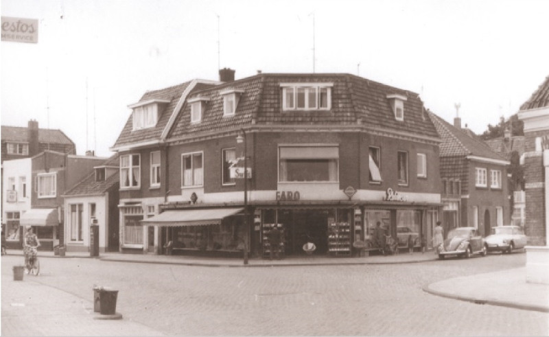 Emmastraat 254 hoek Parkstraat schoenenwinkel Faro1967.jpg