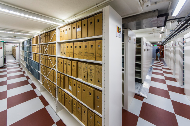 Langestraat 24 Stadhuis met stadsachief in de kelder.jpg