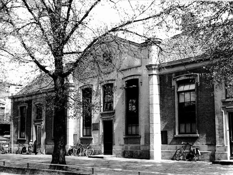 Windbrugplein 12 hoek Zuiderhagen 61 Bloemendaalschool.jpg