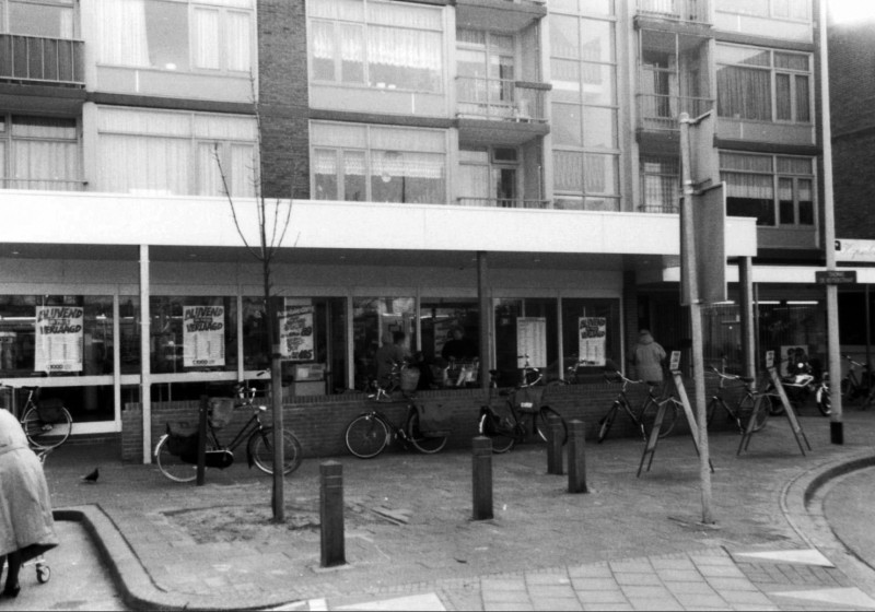 Thomas de Keyserstraat 63 C1000 supermarkt later de Albert Heijn supermarkt met er boven woningen.jpg