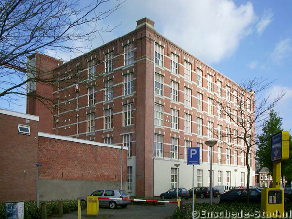 Parallelweg 102-188 Noorderhagen Breugelmansgaarde vroeger Van Heek complex zuid- en oostgevel.jpg