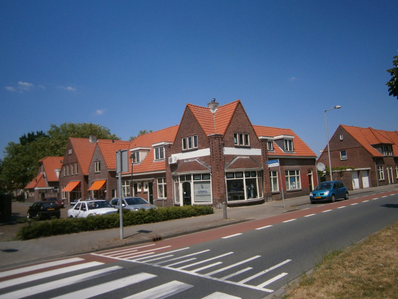 Sterkerstraat 49 hoek Pathmossingel 77 Aruya dames kapsalon vroeger kaaswinkel 2015.JPG