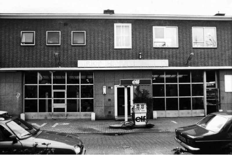 Sumatrastraat 81 tankstation Kromhout van der Meer.jpg