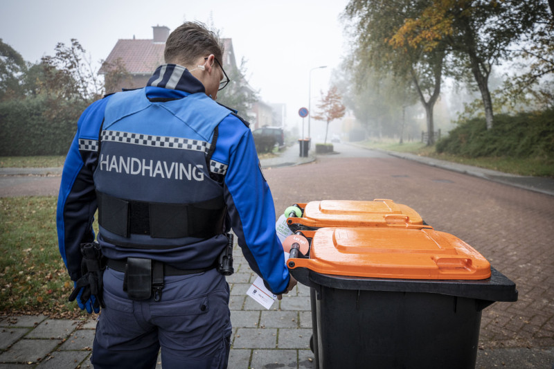 Containers met ander soort afval dan verpakkingen krijgen een waarschuwing.jpg