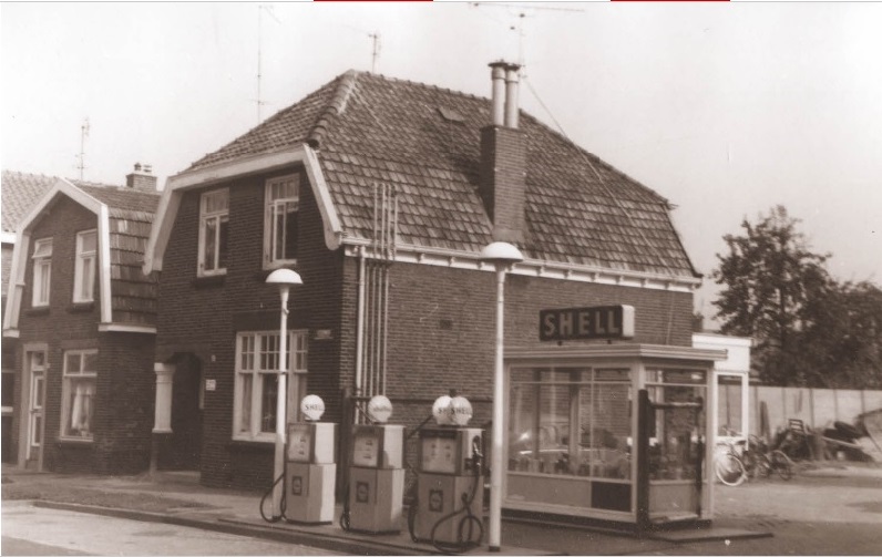 Steenweg 46 woningen en tankstation Shell 1967.jpg