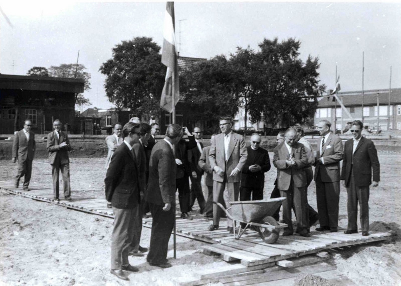 Kuipersdijk 268 eerste betonstorting RK-Lagere Technische School St. Bernulphus juli 1959.jpg